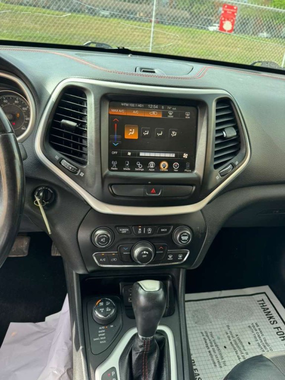 2015 Jeep Cherokee Image 15