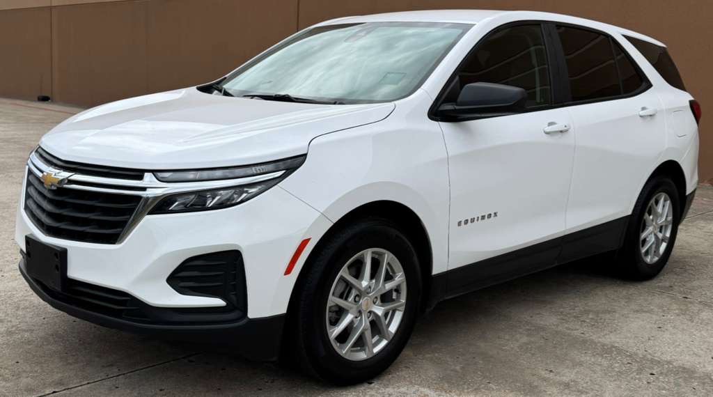 2024 Chevrolet Equinox Image 2
