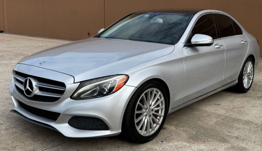 2015 Mercedes-Benz C-Class Image 2