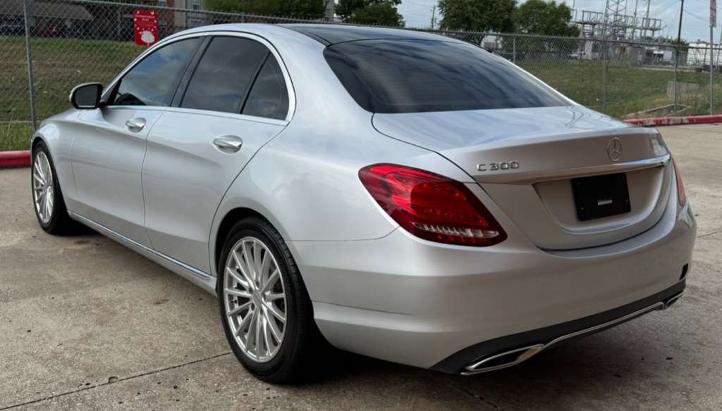 2015 Mercedes-Benz C-Class Image 3