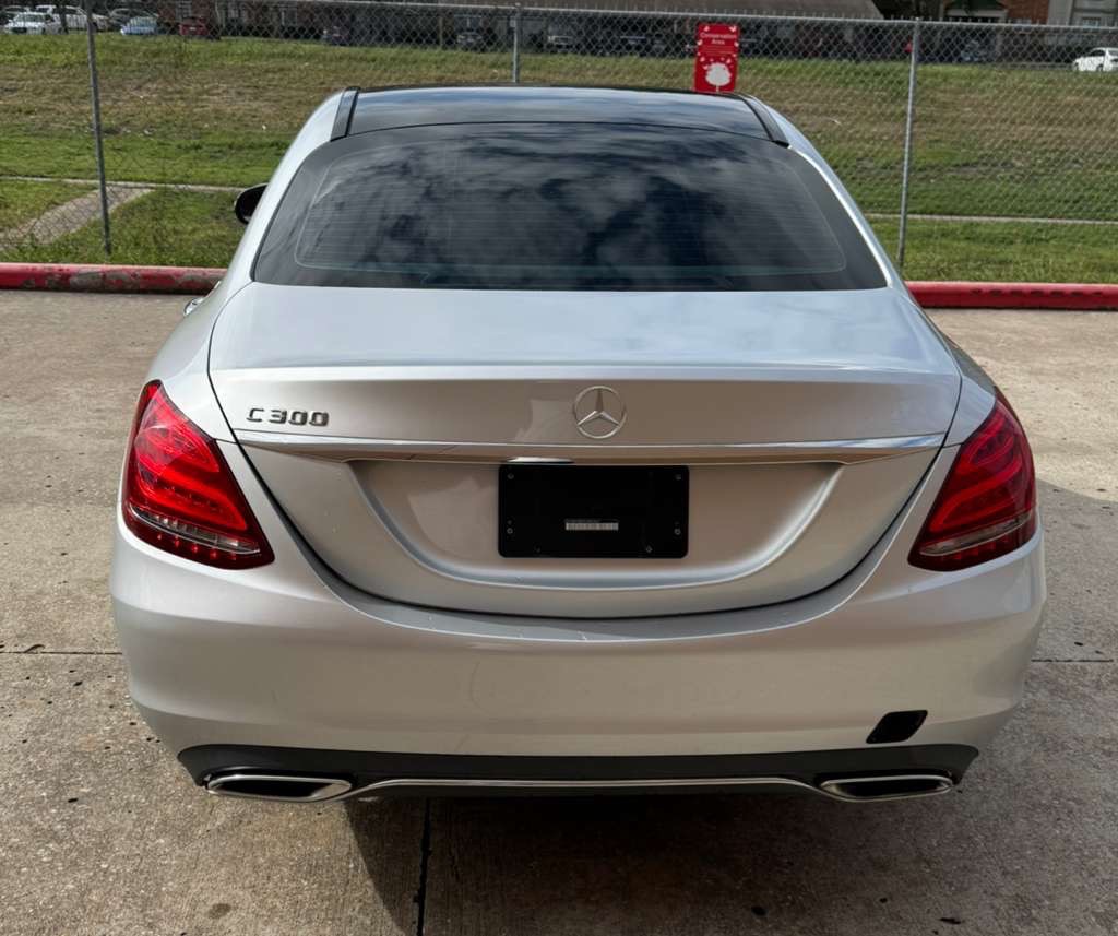 2015 Mercedes-Benz C-Class Image 6