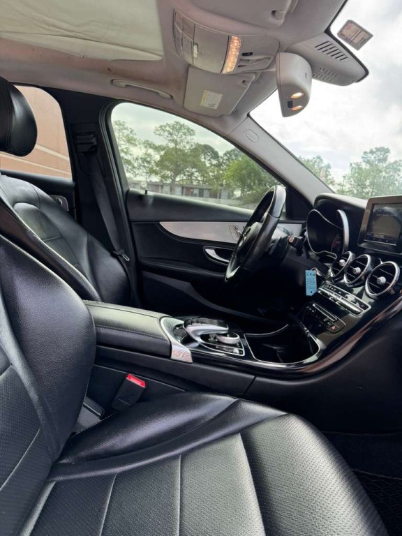 2015 Mercedes-Benz C-Class Image 12