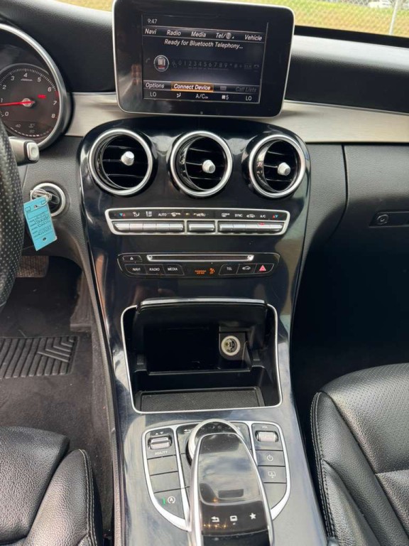 2015 Mercedes-Benz C-Class Image 16