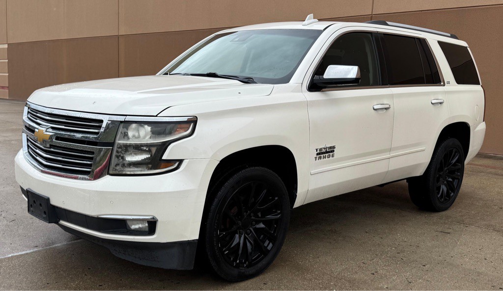 2015 Chevrolet Tahoe Image 2