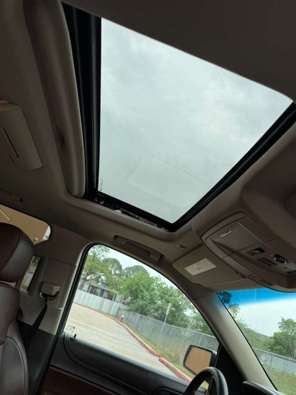 2015 Chevrolet Tahoe Image 17