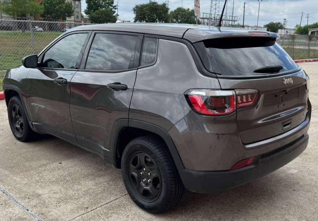 2018 Jeep Compass Image 3