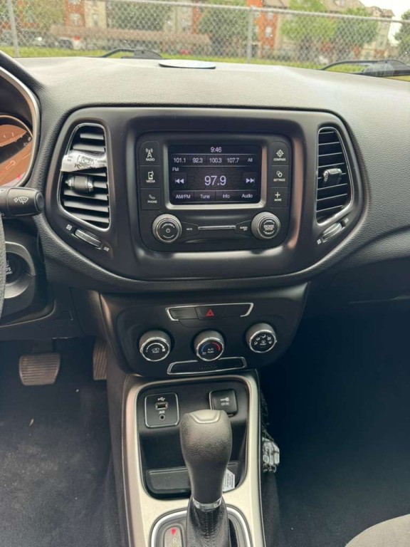 2018 Jeep Compass Image 15