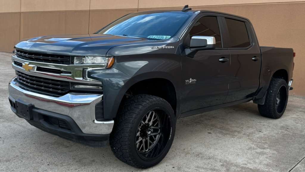 2021 Chevrolet Silverado 1500 Image 2