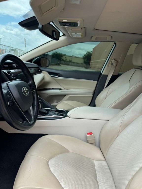 2020 Toyota Camry Image 9