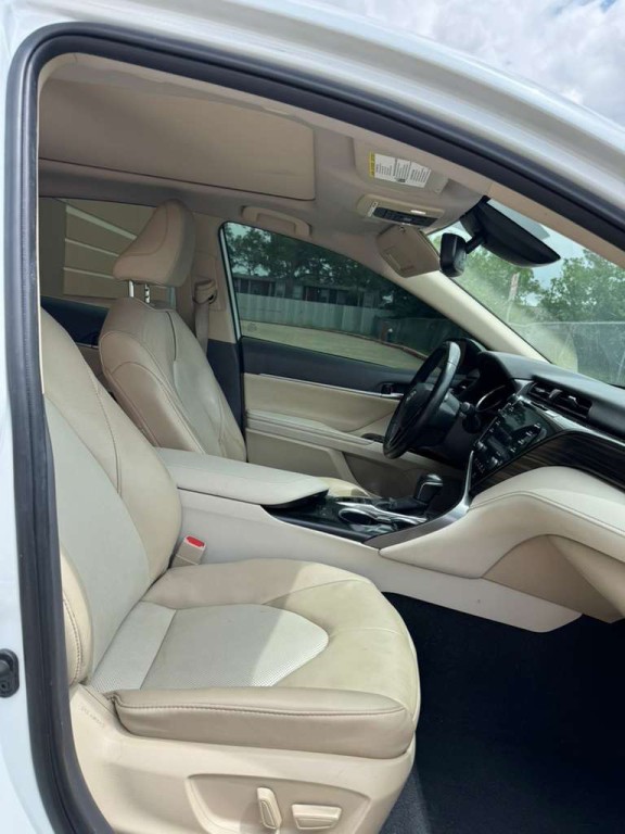 2020 Toyota Camry Image 10
