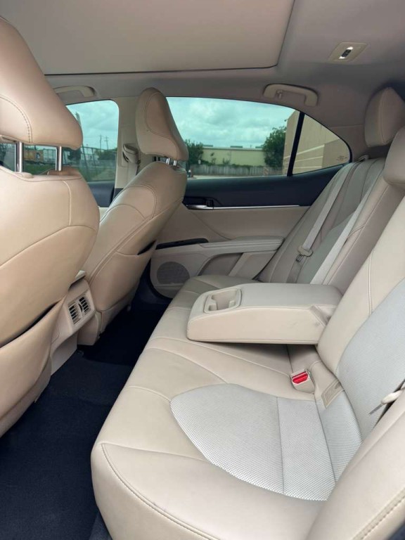 2020 Toyota Camry Image 12