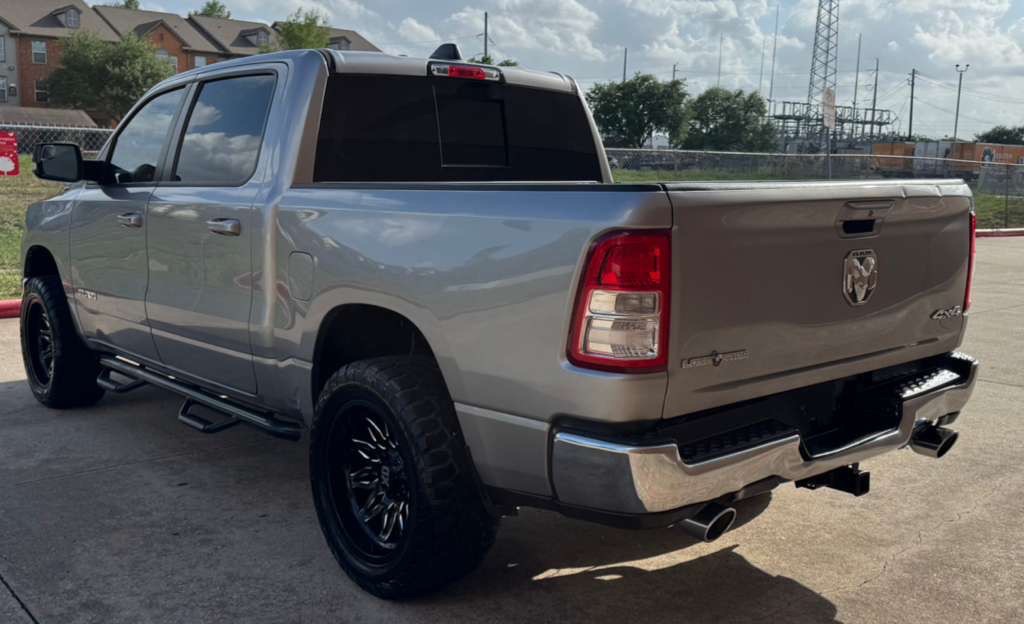 2022 RAM 1500 Image 3