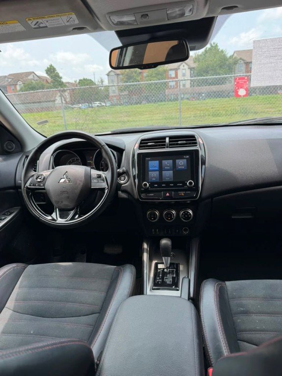 2025 Mitsubishi Outlander Image 14