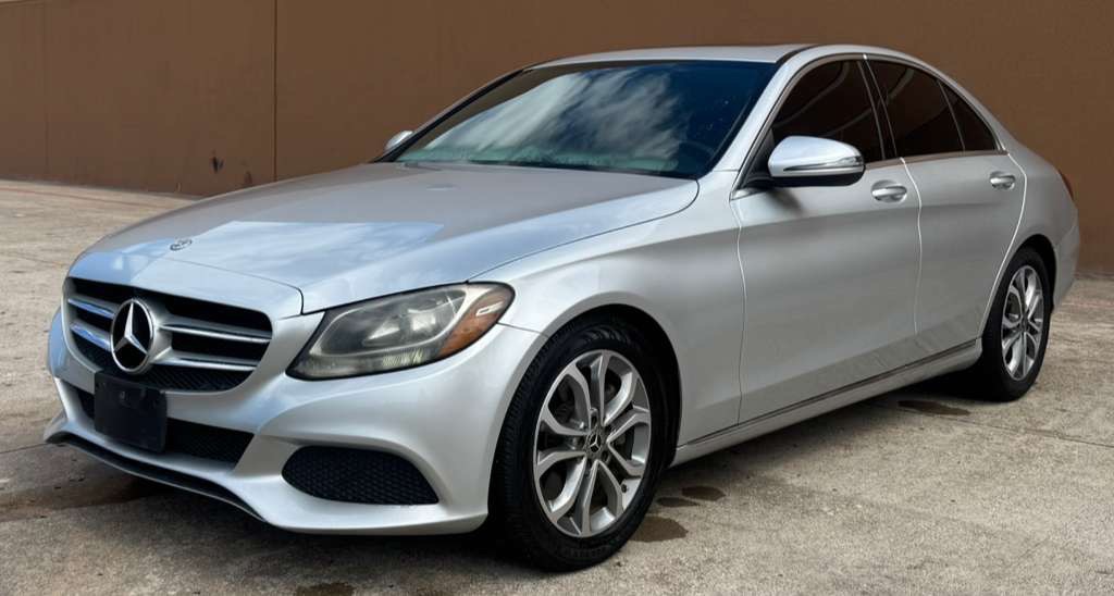 2018 Mercedes-Benz C-Class Image 2