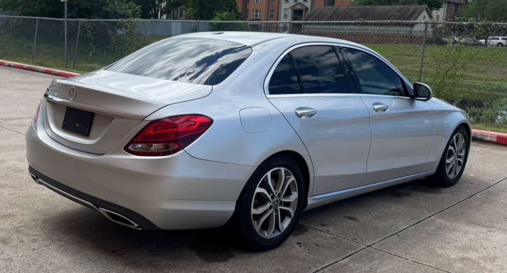 2018 Mercedes-Benz C-Class Image 3