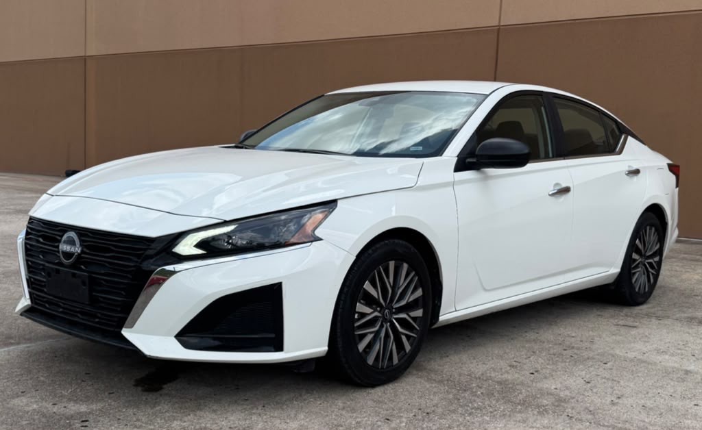 2025 Nissan Altima Image 2