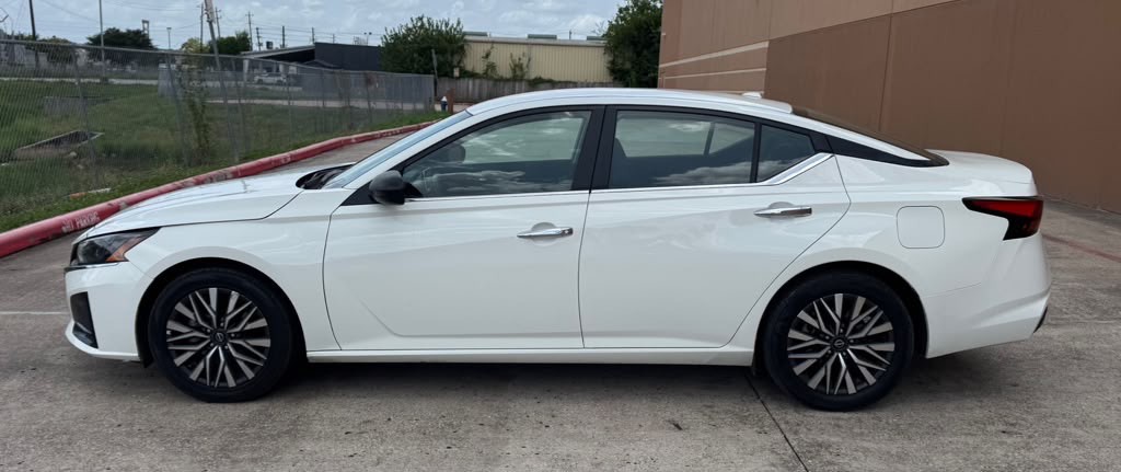 2025 Nissan Altima Image 7