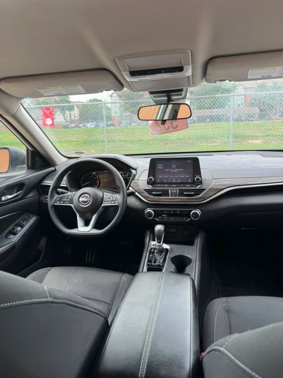 2025 Nissan Altima Image 13