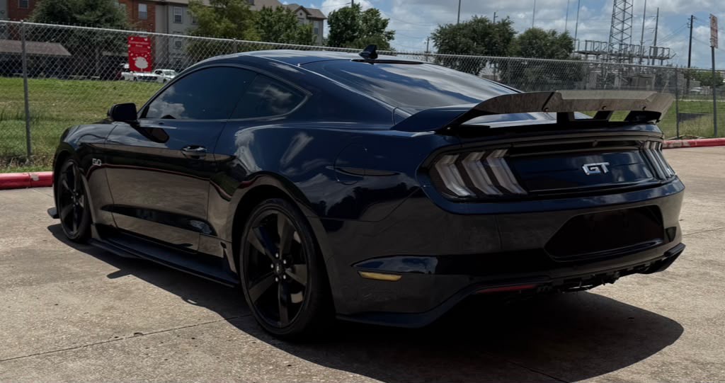 2021 Ford Mustang Image 3