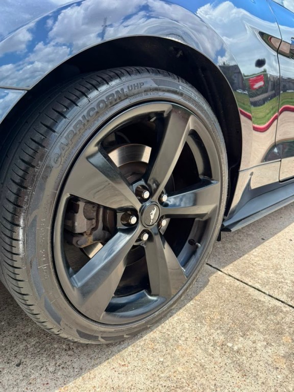 2021 Ford Mustang Image 9