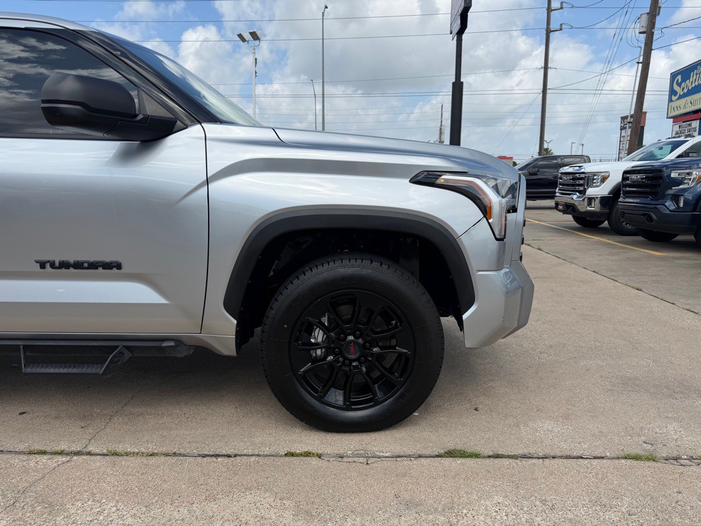 2023 Toyota Tundra Image 5