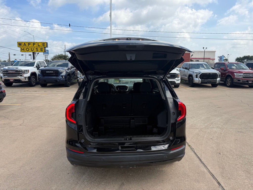 2023 GMC Terrain Image 11