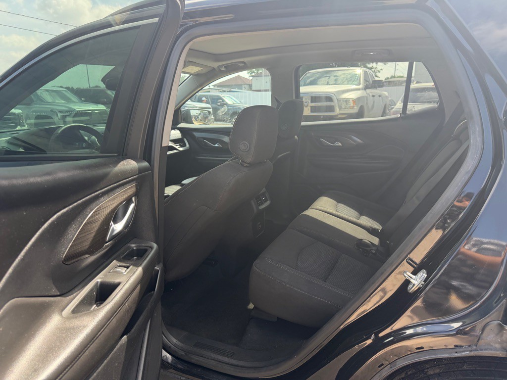 2023 GMC Terrain Image 12