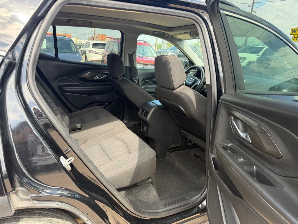 2023 GMC Terrain Image 13