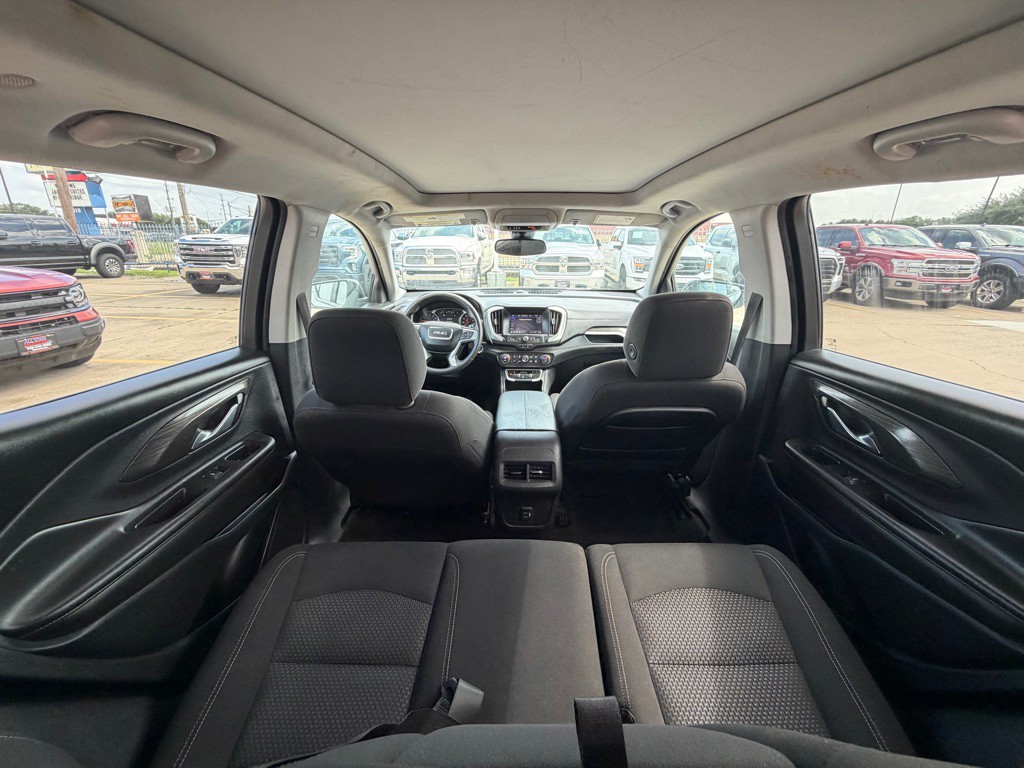 2023 GMC Terrain Image 16