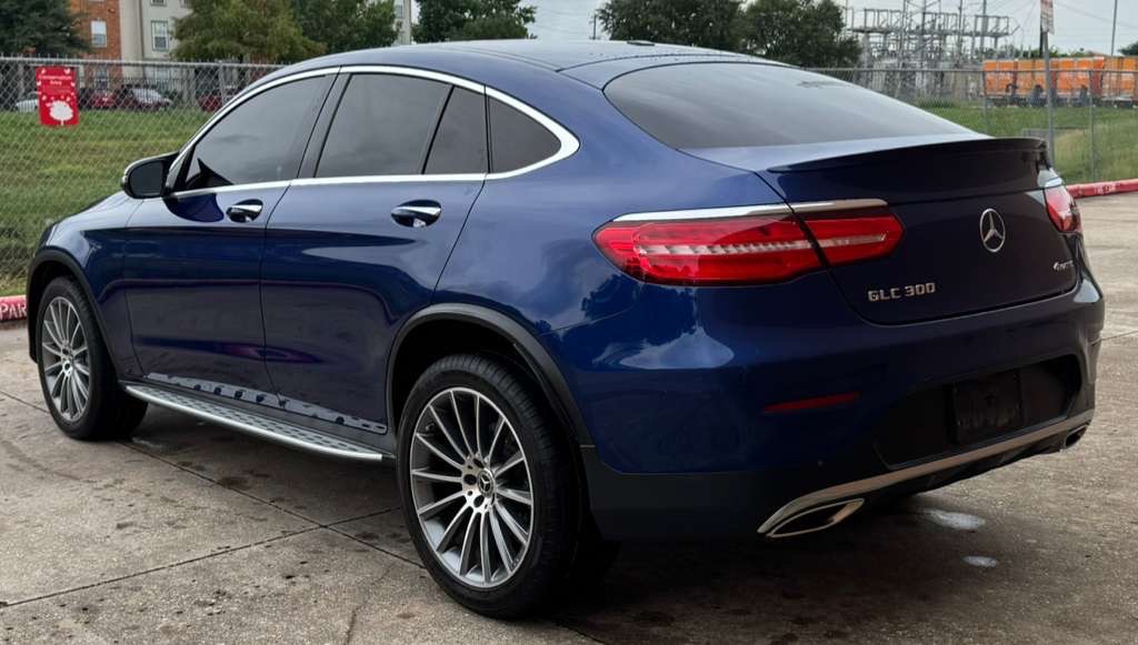 2017 Mercedes-Benz GLC-Class Image 3