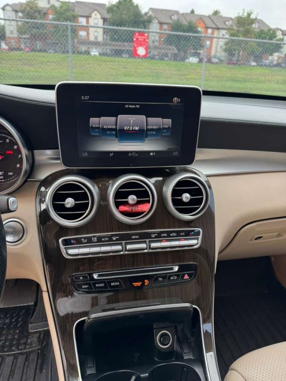 2017 Mercedes-Benz GLC-Class Image 15
