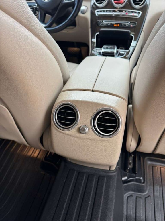 2017 Mercedes-Benz GLC-Class Image 16