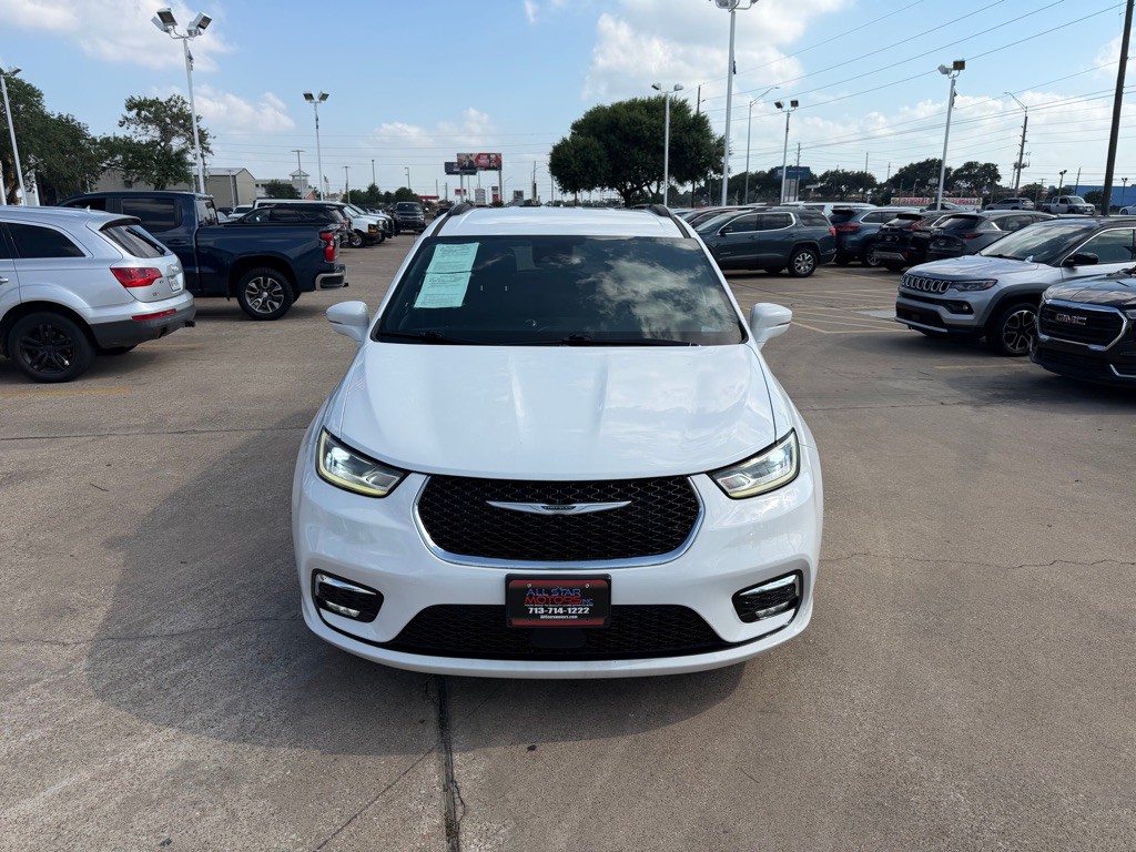 2022 Chrysler Pacifica Image 2