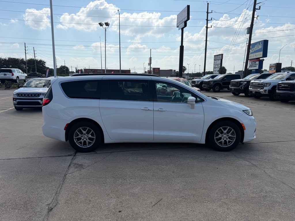 2022 Chrysler Pacifica Image 7