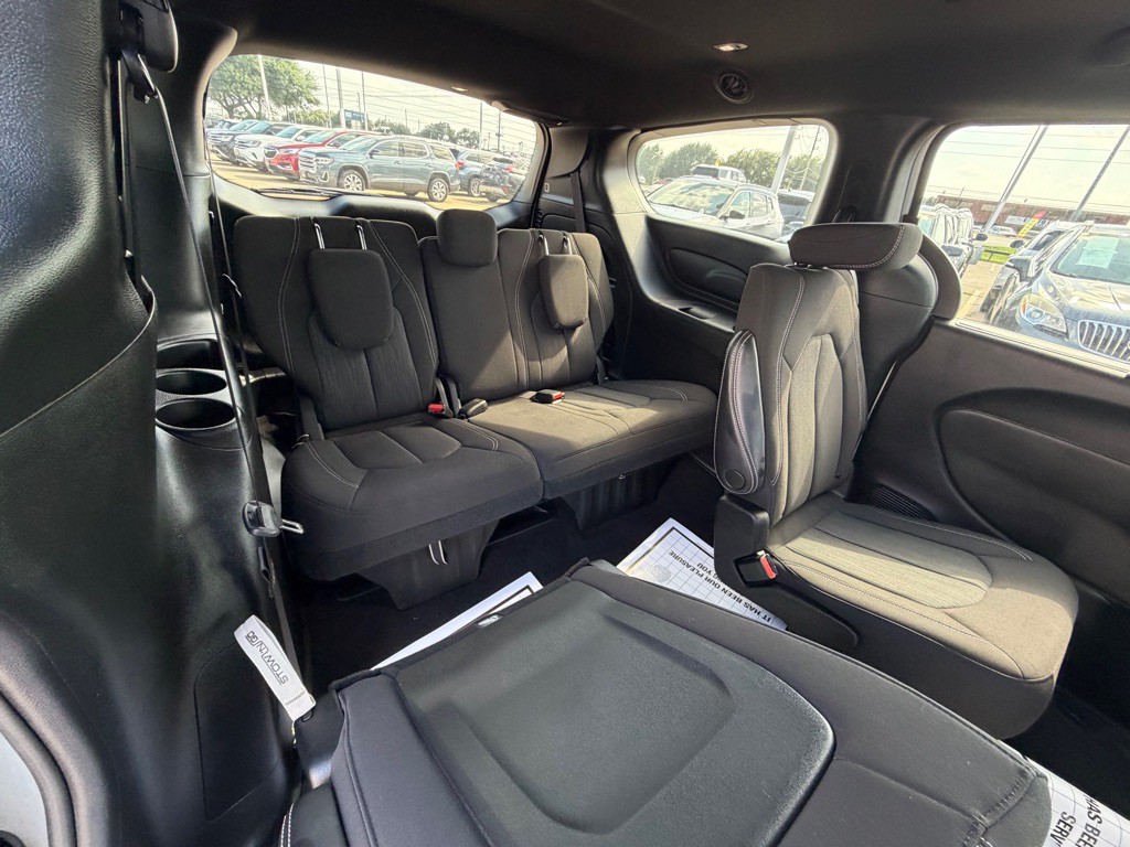 2022 Chrysler Pacifica Image 17