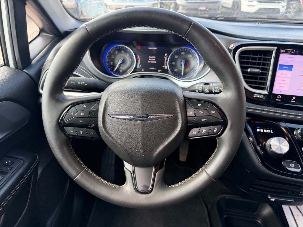 2022 Chrysler Pacifica Image 24
