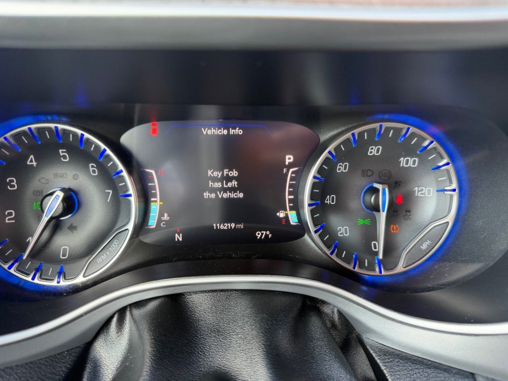 2022 Chrysler Pacifica Image 25