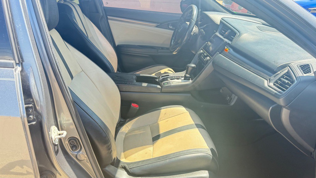 2018 Honda Civic Image 14