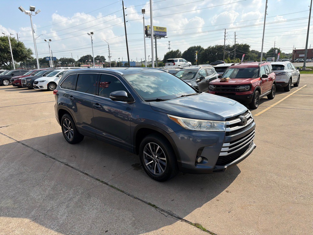2018 Toyota Highlander Image 1