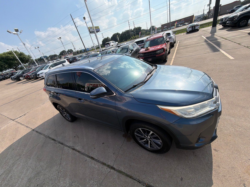 2018 Toyota Highlander Image 4