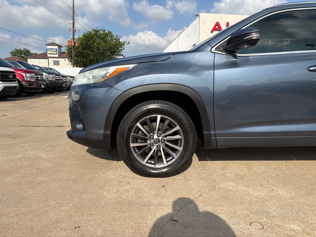 2018 Toyota Highlander Image 7