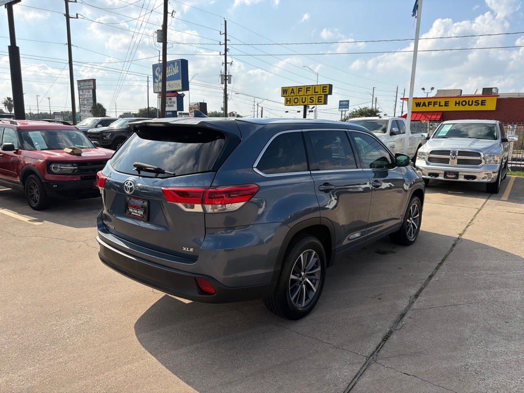 2018 Toyota Highlander Image 10