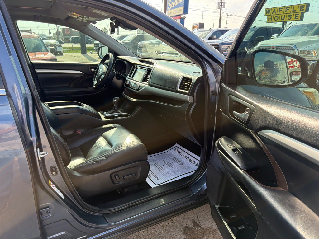 2018 Toyota Highlander Image 14