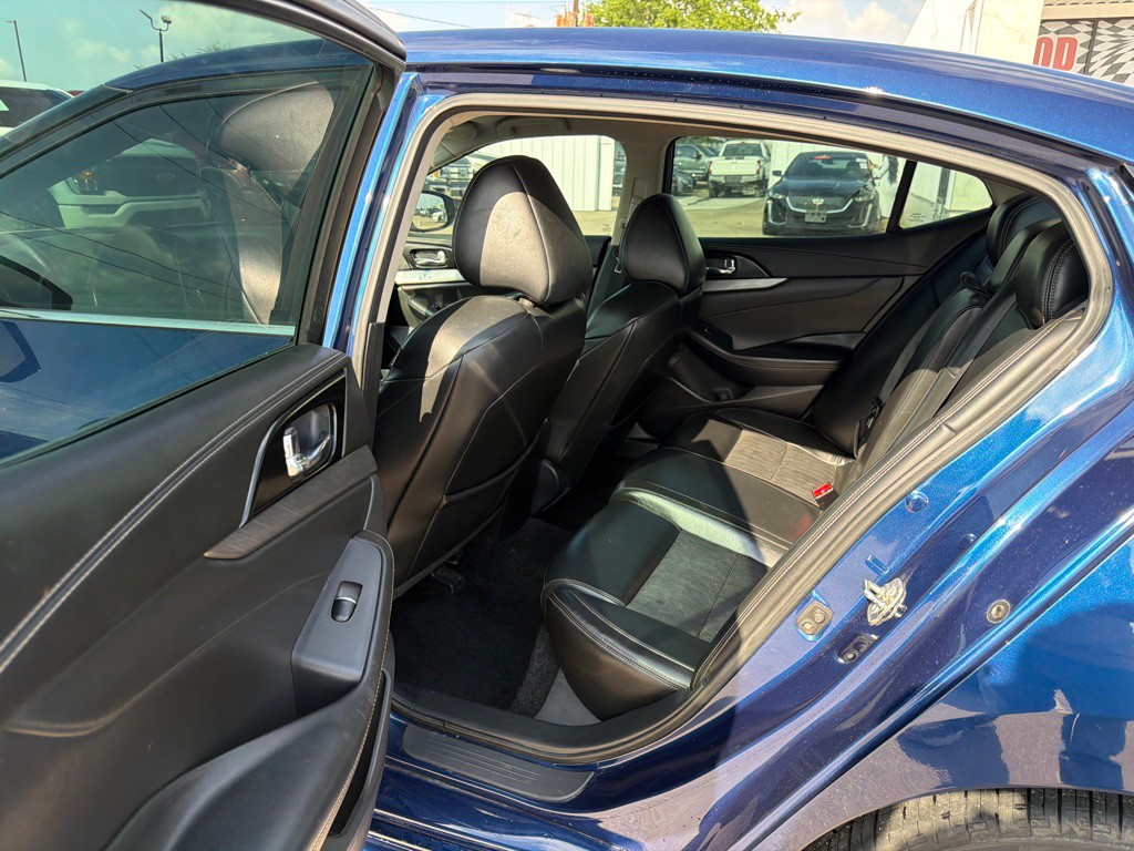 2018 Nissan Maxima Image 12