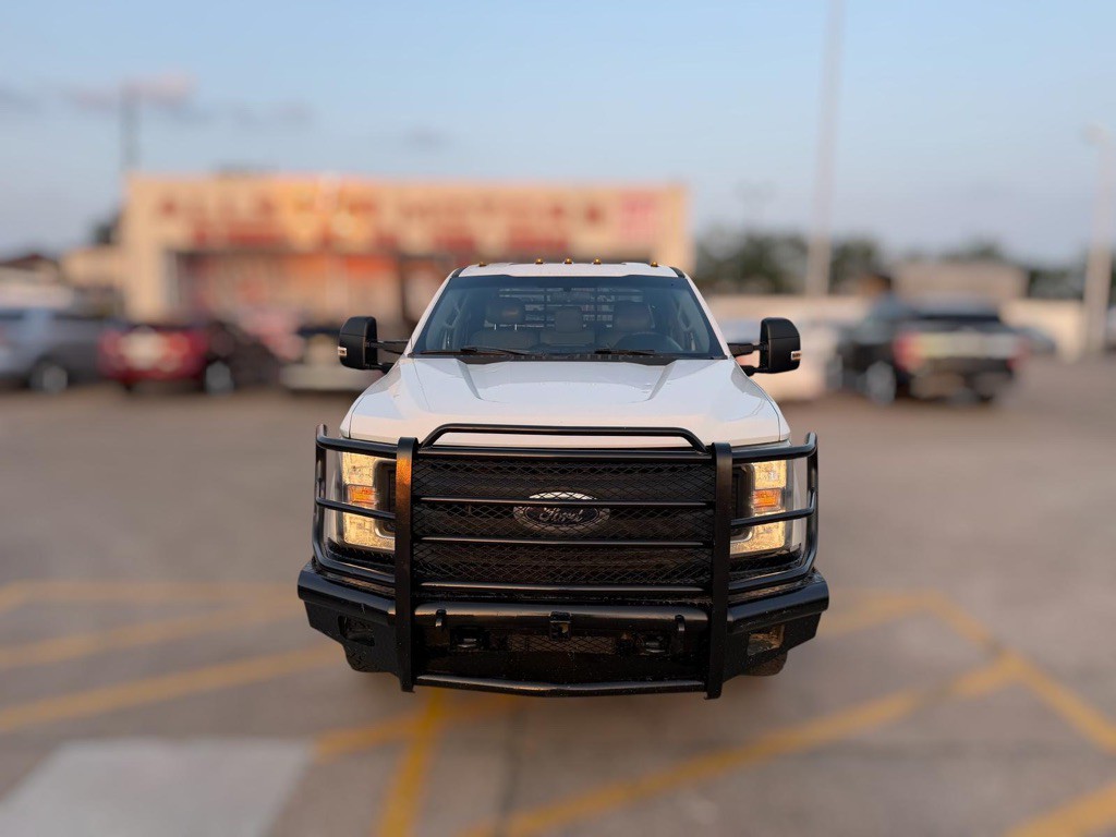 2019 Ford F-350 Image 2