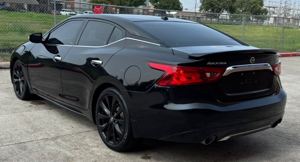 2017 Nissan Maxima Image 3