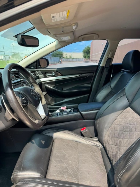 2017 Nissan Maxima Image 9