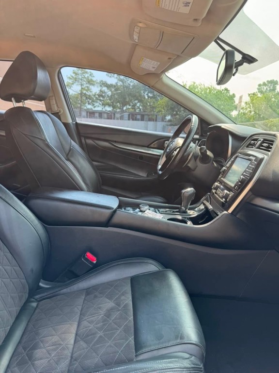 2017 Nissan Maxima Image 10