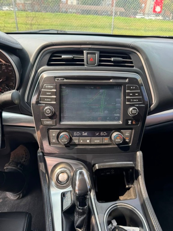 2017 Nissan Maxima Image 16