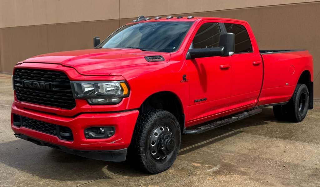 2022 RAM 3500 Image 2